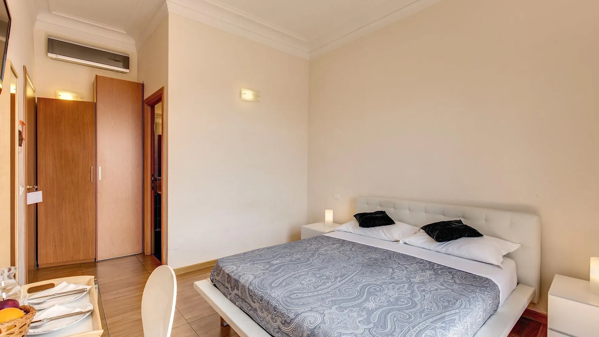 Bon Ton Design Rooms By Dot Suites Italy