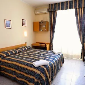 ** Отель Loreto Италия