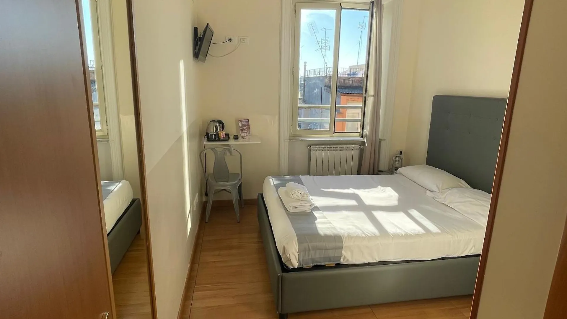 Bon Ton By Dot Suites Rom 3*,