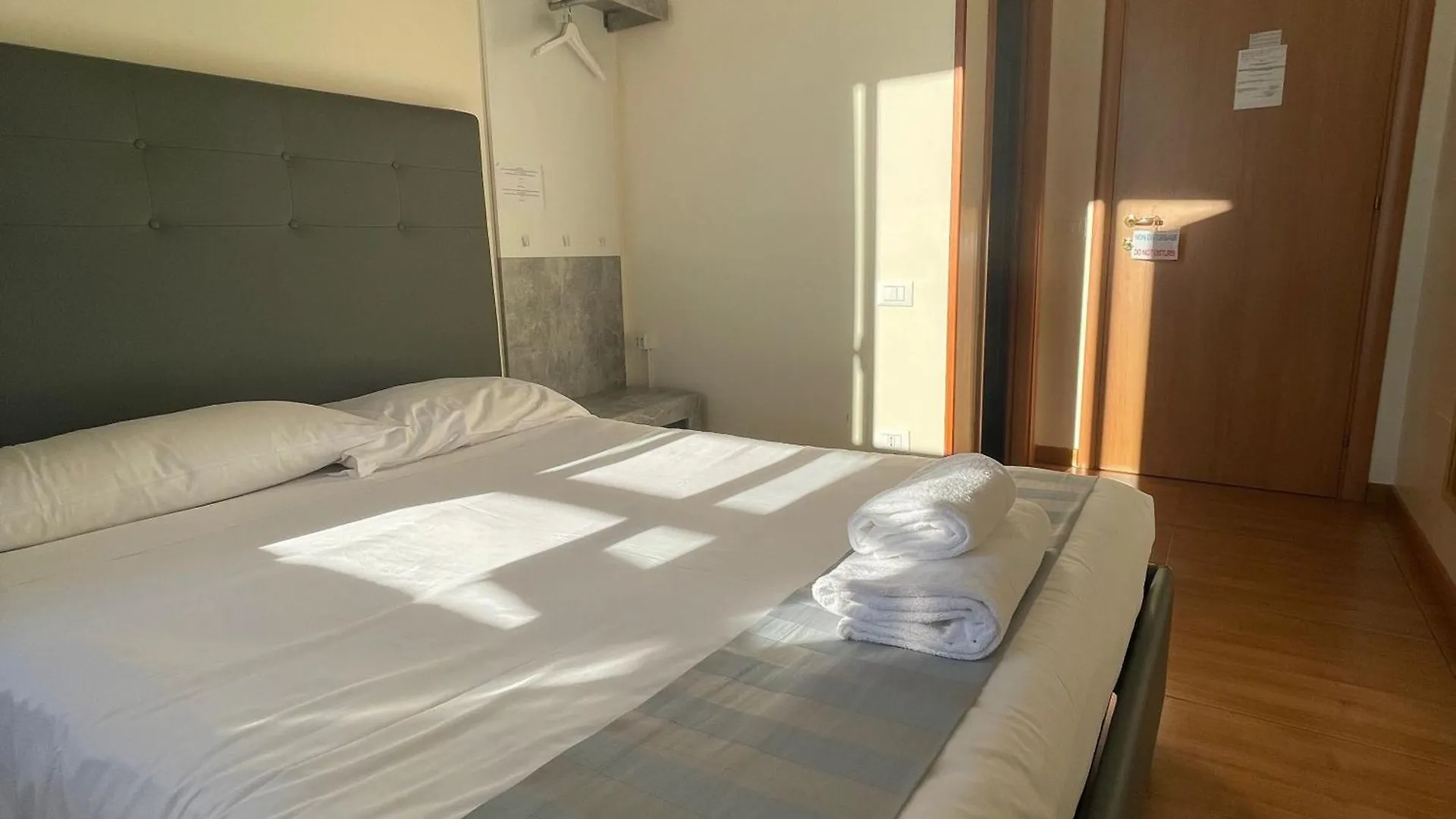 Bon Ton Design Rooms By Dot Suites Πανσιόν Ρώμη